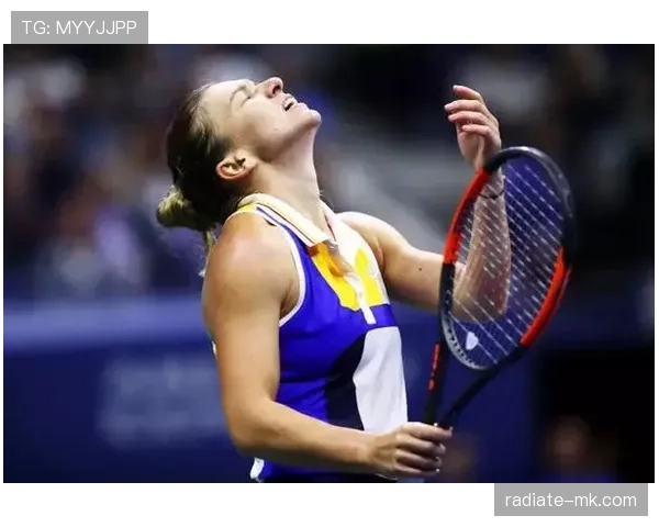 莎拉波娃机场出镜，手里那只包吓得我把信用卡删了